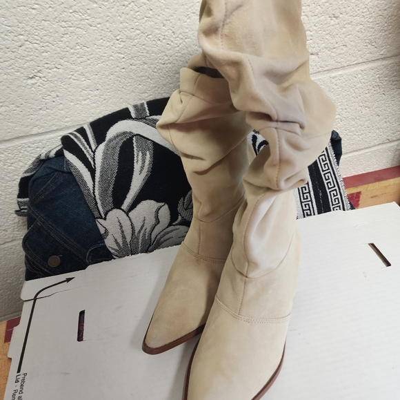 CHINESE LAUNDRY Womens Suede Pointed Toe Low Heel Slouch BOOTS Pull-On Sz 7.5M - Picture 13 of 16